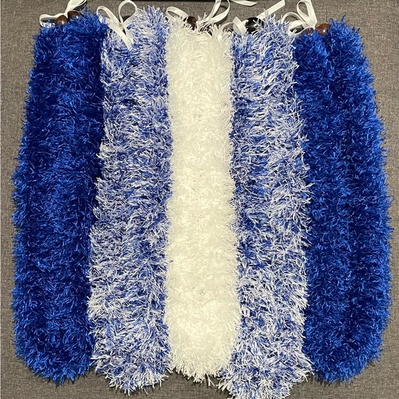 Hawaiian Eyelash lei - Picture 1 of 15